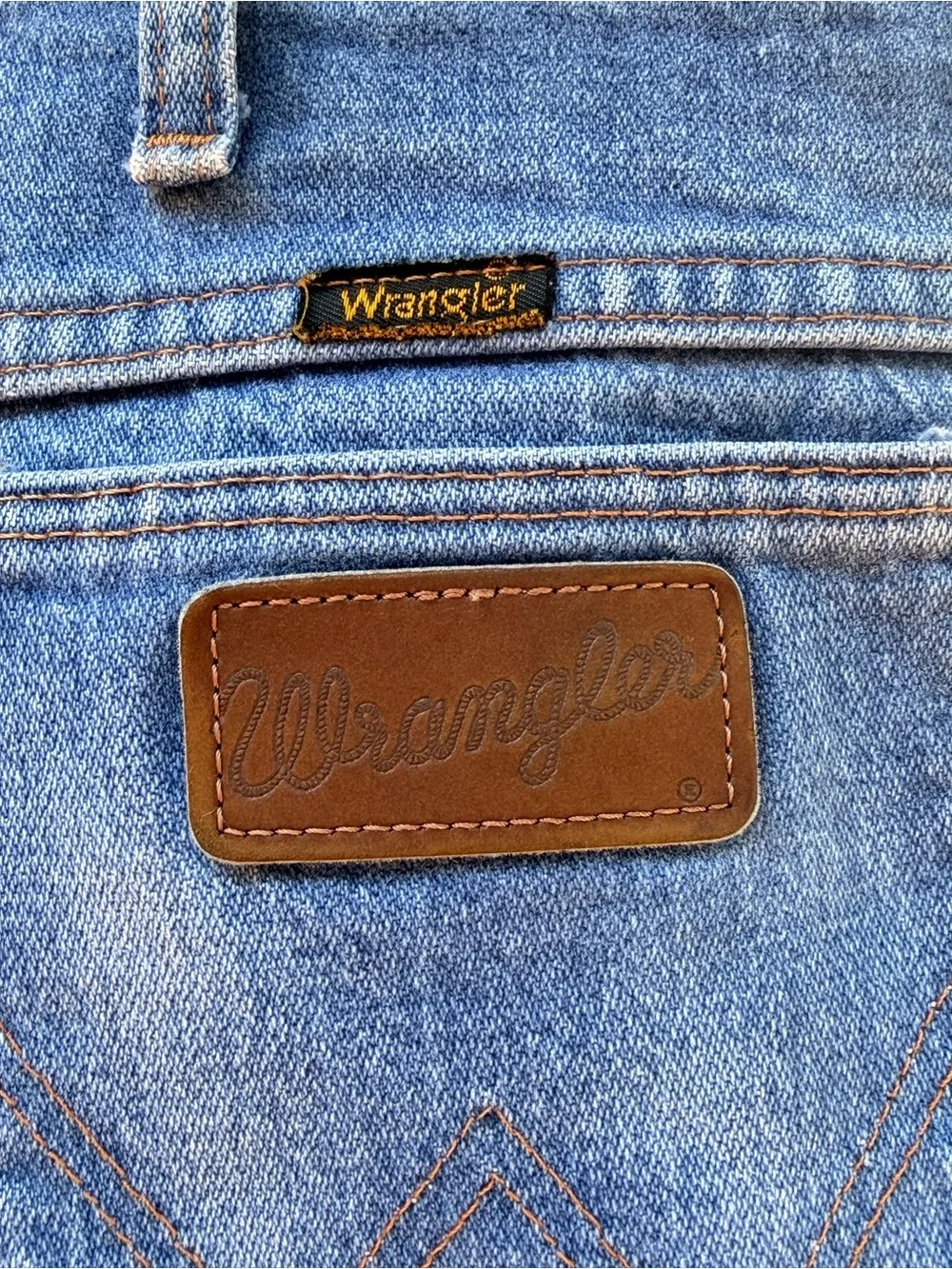 Wrangler Cowboy Cut Regular Boot-Cut Distressed Navy Jeans Size 34